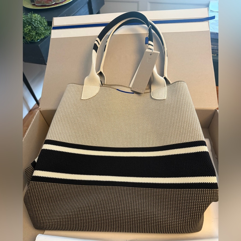Rothys Lightweight Tote in Jetset Black NWT
